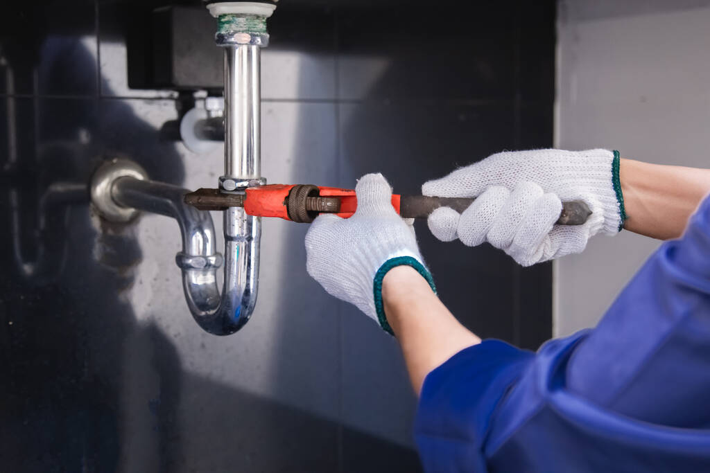 Comparing DIY vs Professional Drain Repairs: What Gold Coast Residents Need to Know