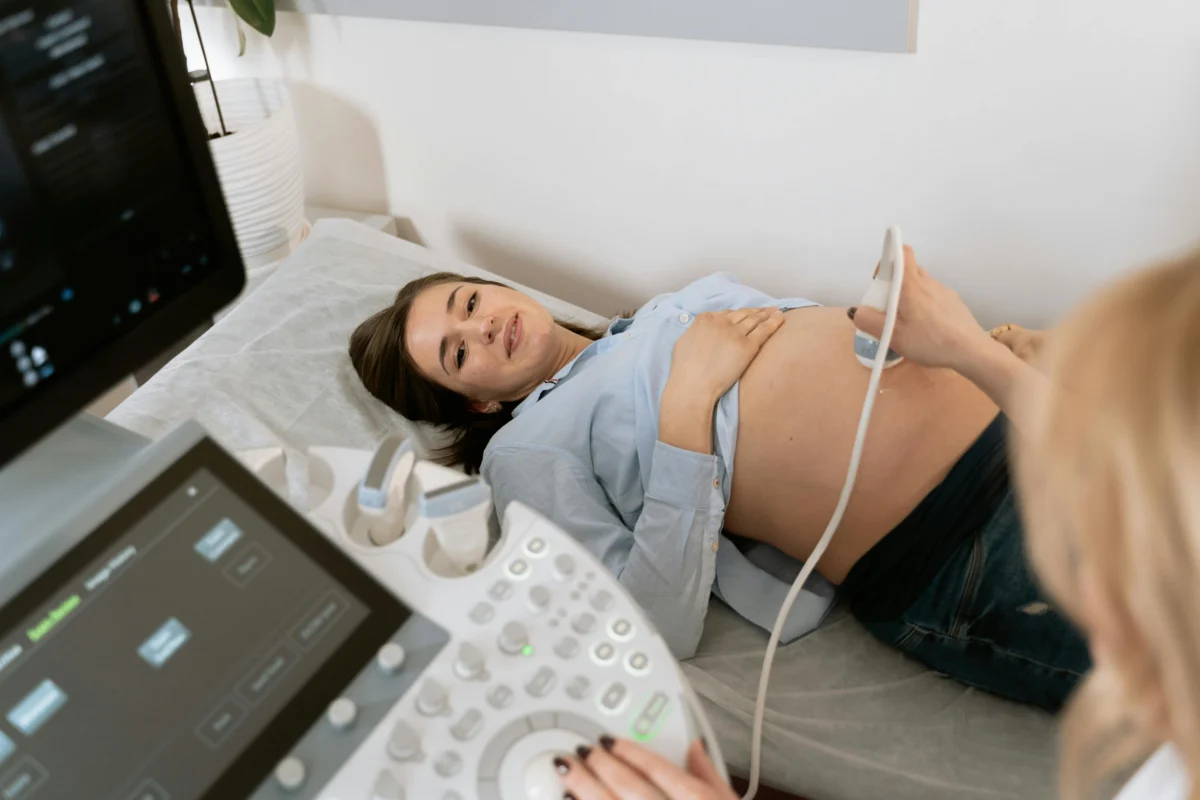 gynecube-breakthrough-ai-device-womens-health-wellness